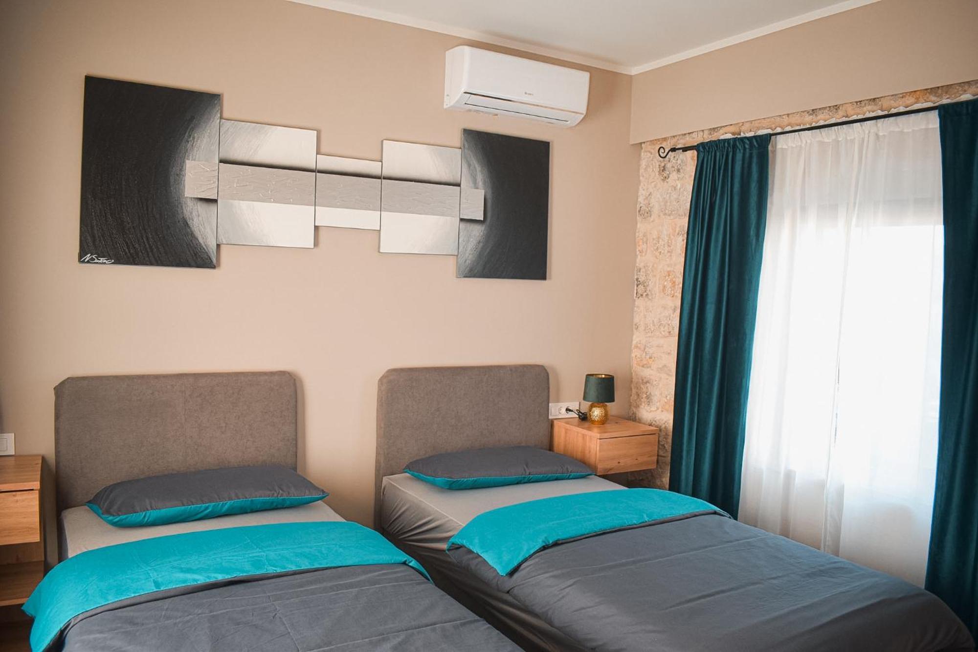 Apartments Jelovic Sinj Ngoại thất bức ảnh